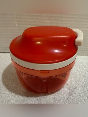 Tupperware Supersonic Chopper Compact